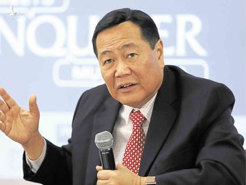 Phó chánh án Tòa án tối cao Philippines Antonio Carpio