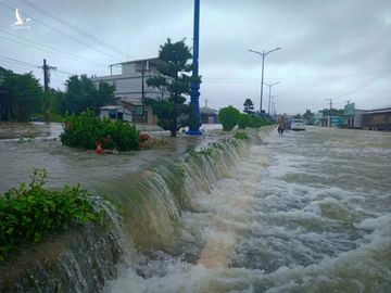 Phú Quốc ngập lịch sử, nghìn người vật lộn trong 'trận đại hồng thủy'