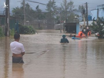 Lũ kinh hoàng, Bảo Lộc sơ tán khẩn cấp hàng trăm hộ dân - ảnh 11