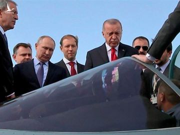 Từ Moscow: Lần đầu tiên trong lịch sử TT Putin cùng TT Erdogan dự MAKS - Vali hạt nhân kè kè bên cạnh