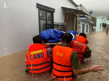 Phú Quốc ngập lịch sử, nghìn người vật lộn trong 'trận đại hồng thủy'