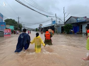 Phú Quốc ngập lịch sử, nghìn người vật lộn trong 'trận đại hồng thủy'