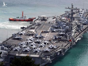 Tàu sân bay Mỹ USS Ronald Reagan