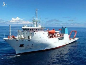 Trung Quốc tuyên bố về quyền đi lại của tàu Trung Quốc trong EEZ của Philippines - Ảnh 1.