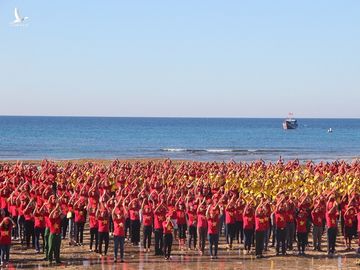 'Đoàn kết, đoàn kết, đại đoàn kết. Thành công, thành công, đại thành công'