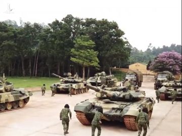 Kip lai tham du Tank Biathlon 2019 duoc giao dieu khien T-90