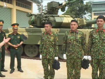 Kip lai tham du Tank Biathlon 2019 duoc giao dieu khien T-90