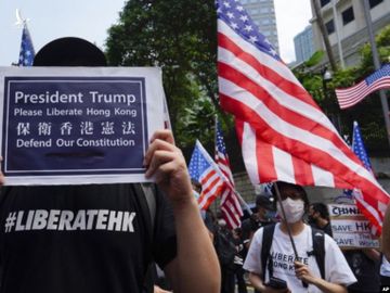 Người biểu tình kêu gọi TT Trump ‘giải phóng’ Hong Kong 