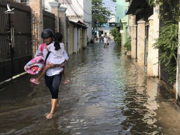 Triều cường đạt mức lịch sử, Cần Thơ cho học sinh nghỉ học - Ảnh 1.