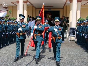 Nghẹn ngào tiễn Đại tá phi công Nguyễn Văn Bảy về với đất mẹ Lai Vung - Ảnh 7.