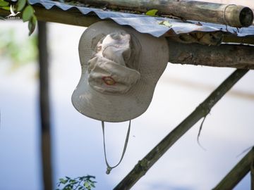 Anh hung Nguyen Van Bay se an nghi duoi khom tre vuon nha hinh anh 18 