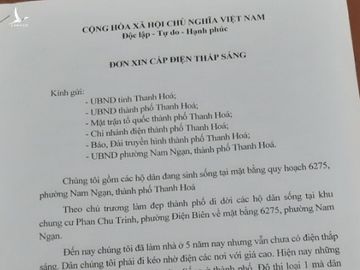 Sống giữa thành phố mà như... “thời nguyên thủy” vì không có điện - 1