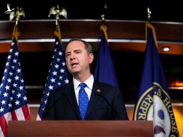 Chủ tịch Ủy ban Tình báo Hạ viện Adam Schiff phát biểu trước Quốc hội Mỹ hôm 25/9. Ảnh: Reuters. 