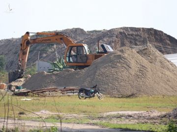 Bình Thuận: 40 tàu hút cát trái phép trên hồ Biển Lạc bị niêm phong, thu giữ - ảnh 9