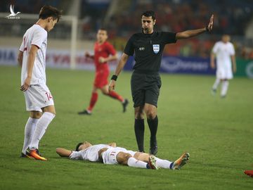 Trọng tài Saoud Al-Athbah điều khiển trận VN - Indonesia ở vòng loại U23 châu Á 2020 - Ảnh: N.K. 