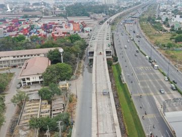 Nguy cơ ra tòa và thiệt hại hàng tỉ USD vì metro chậm tiến độ - Ảnh 1.