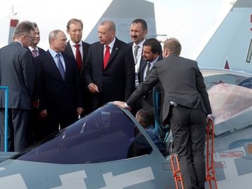 Tổng thống Nga Putin và Tổng thống Thổ Nhĩ Kỳ Erdogan kiểm tra 1 chiếc Su-57 