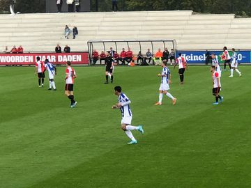 van-hau-da-chinh-heerenveen-cam-hoa-feyernood-rotterdam