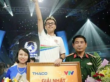Trần Thế Trung (học sinh Trường THPT Phan Bội Châu, Nghệ An) Quán quân trong mùa giải Olympia năm 2019