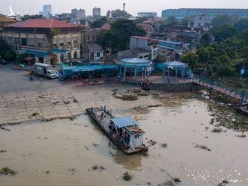 Nuoc mat tiec nuoi ben pha Binh huyen thoai cua Hai Phong hinh anh 12 
