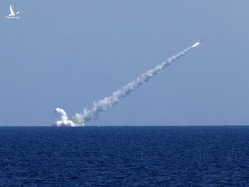 Tàu ngầm Nga thử sức mạnh tên lửa chống nhóm tàu sân bay mạnh nhất 