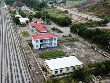 Ga duong sat 5 nam khong co bong tau hinh anh 2 