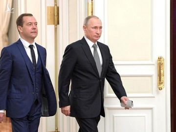 Tổng thống Putin quyết định tăng lương cho mình và Thủ tướng Medvedev