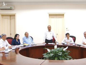 Thủ tướng Nguyễn Xuân Phúc chủ trì buổi làm việc với tập thể Ban Cán sự đảng Bộ Y tế 