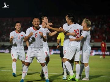 Tuyển Việt Nam thắng Indonesia 3-1 tại Bali. 