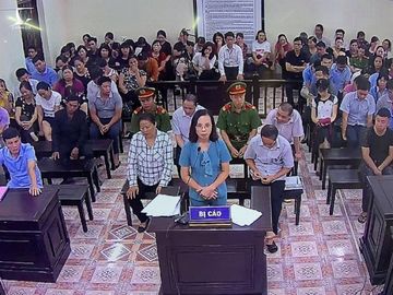 Gian lận điểm thi ở Hà Giang: Con Bí thư Triệu Tài Vinh đấy, bà Chính nói em biết rồi - Ảnh 2.