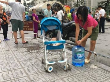 nuoc sinh hoat boc mui o ha noi:bao gio dan co "nuoc sach" dung nghia? hinh 9