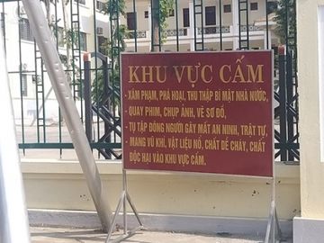 Đồng loạt gắn biển 'cấm quay phim, chụp ảnh' ở trụ sở ủy ban từ xã đến huyện - ảnh 3