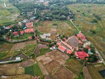 Biet phu, trang trai duoc su Toan xay dung ben canh chua Nga Hoang hinh anh 3 