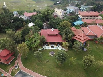 Biet phu, trang trai duoc su Toan xay dung ben canh chua Nga Hoang hinh anh 5 