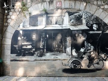 Hà Nội xưa đẹp lạ qua tranh bích họa trên phố