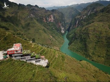 Nghĩ về ngôi nhà Panorama ở Mã Pì Lèng