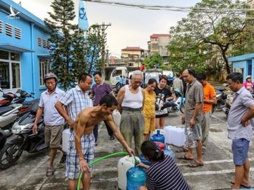 Vì sao sau một ngày nhận tin, địa phương mới có mặt tại điểm đổ dầu? - Ảnh 3.