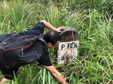 Vì sao sau một ngày nhận tin, địa phương mới có mặt tại điểm đổ dầu?