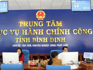 vu can bo 'cuoi khanh khach vao mat dan': rat buon... hinh anh 1