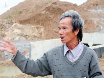 Ông Phạm Tấn Lực, một trong những lão nông đã tự bỏ công đi giám sát cao tốc Đà Nẵng – Quảng Ngãi 