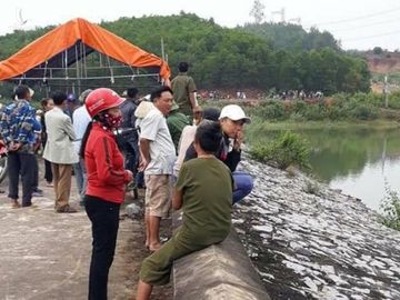 Vụ bà đẩy cháu xuống đập nước: CA đang làm rõ thông tin sát hại cháu vì gói bảo hiểm - Ảnh 4.