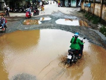 Buộc nhà thầu Trung Quốc trả đường dân sinh cho người dân Quảng Ngãi - Ảnh 1.