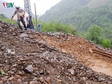 bão số 6 đổ bộ, sân bay phù cát đóng cửa, bộ gtvt ra công điện khẩn hình 1 bao so 6 do bo, san bay phu cat dong cua, bo gtvt ra cong dien khan hinh 1