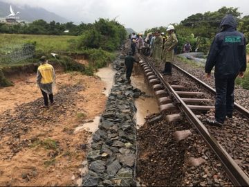 bão số 6 đổ bộ, sân bay phù cát đóng cửa, bộ gtvt ra công điện khẩn hình 3 bao so 6 do bo, san bay phu cat dong cua, bo gtvt ra cong dien khan hinh 3