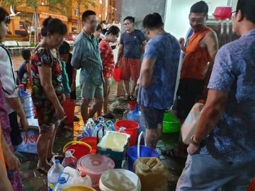 Phát hiện Công ty nước sông Đà xả nước súc rửa bể chứa ra suối Đồng Bãi - 1 Phát hiện Công ty nước sông Đà xả nước súc rửa bể chứa ra suối Đồng Bãi - 1