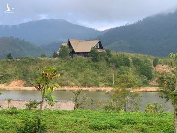 "Nhà trên đồi", khu villa đầu tiên trong dự án "Cung cấp lối sống minh triết" của Tập đoàn Trung Nguyên  /// Nguyên Hằng