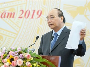 Thủ tướng Nguyễn Xuân Phúc chỉ đạo tại Hội nghị sơ kết 5 năm sắp xếp lại nông, lâm trường ngày 18/11. Ảnh: VGP