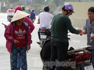 Dân phe 'hét vé' trận Việt Nam - Thái Lan gấp 10 lần giá gốc - ảnh 4