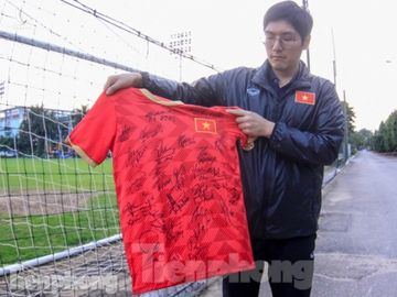 HLV Park Hang Seo nhận món quà bất ngờ trước trận Thái Lan - ảnh 6
