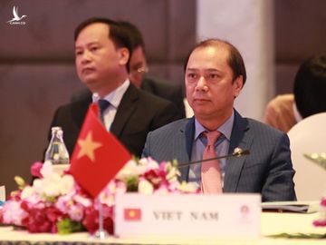 Thứ trưởng Ngoại giao Nguyễn Quốc Dũng tại Hội nghị Quan chức cấp cao ASEAN chuẩn bị cho Hội nghị cấp cao ASEAN lần thứ 35 ngày 1-11 tại Thái Lan - Ảnh: ASEAN 